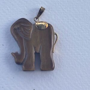 🐘✨14k Gold Tiger Eye Elephant Pendant—Vintage Lucky Charm